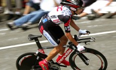 开云在线直播-诺里斯导演绝杀大戏，法拉利引擎的逆袭与红牛二队的黄昏