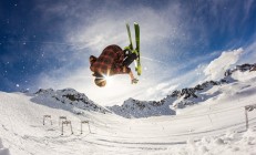 开云体育平台APP-赛道上的新王，拉塞尔刷新纪录之夜，红牛与雷诺的史诗鏖战