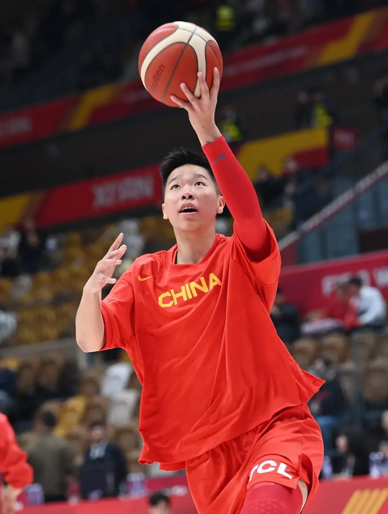 亚洲明日之星：年轻球员成就篮球梦想的简单介绍