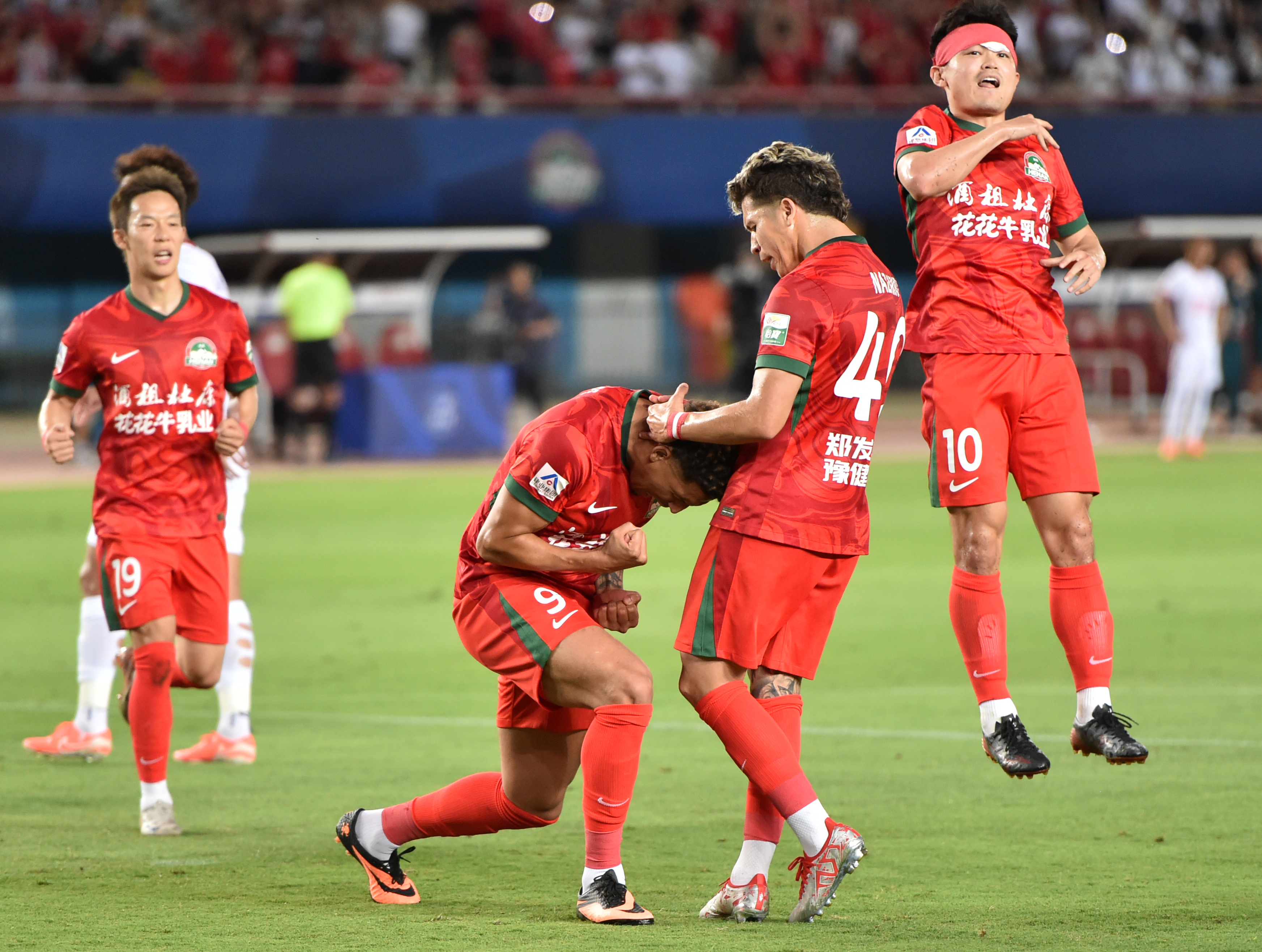 河南客场获胜，球队踏上胜利之路