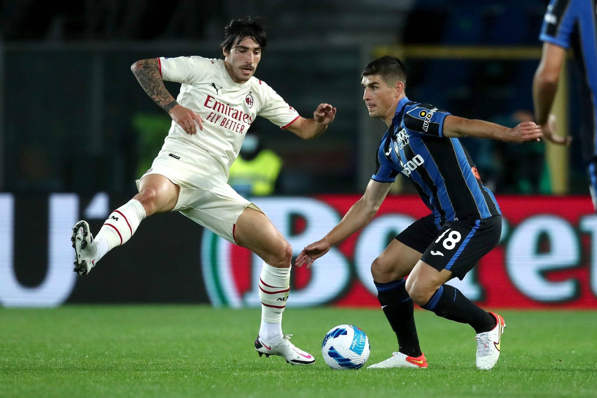 关于意甲豪门客场挫败，积分榜位置下滑的信息