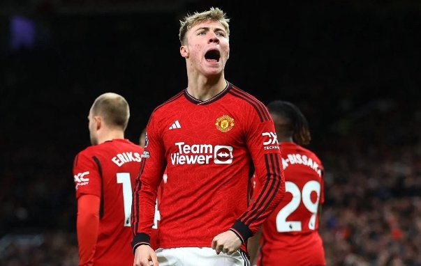 西汉姆联新援表现抢眼，荣登头条