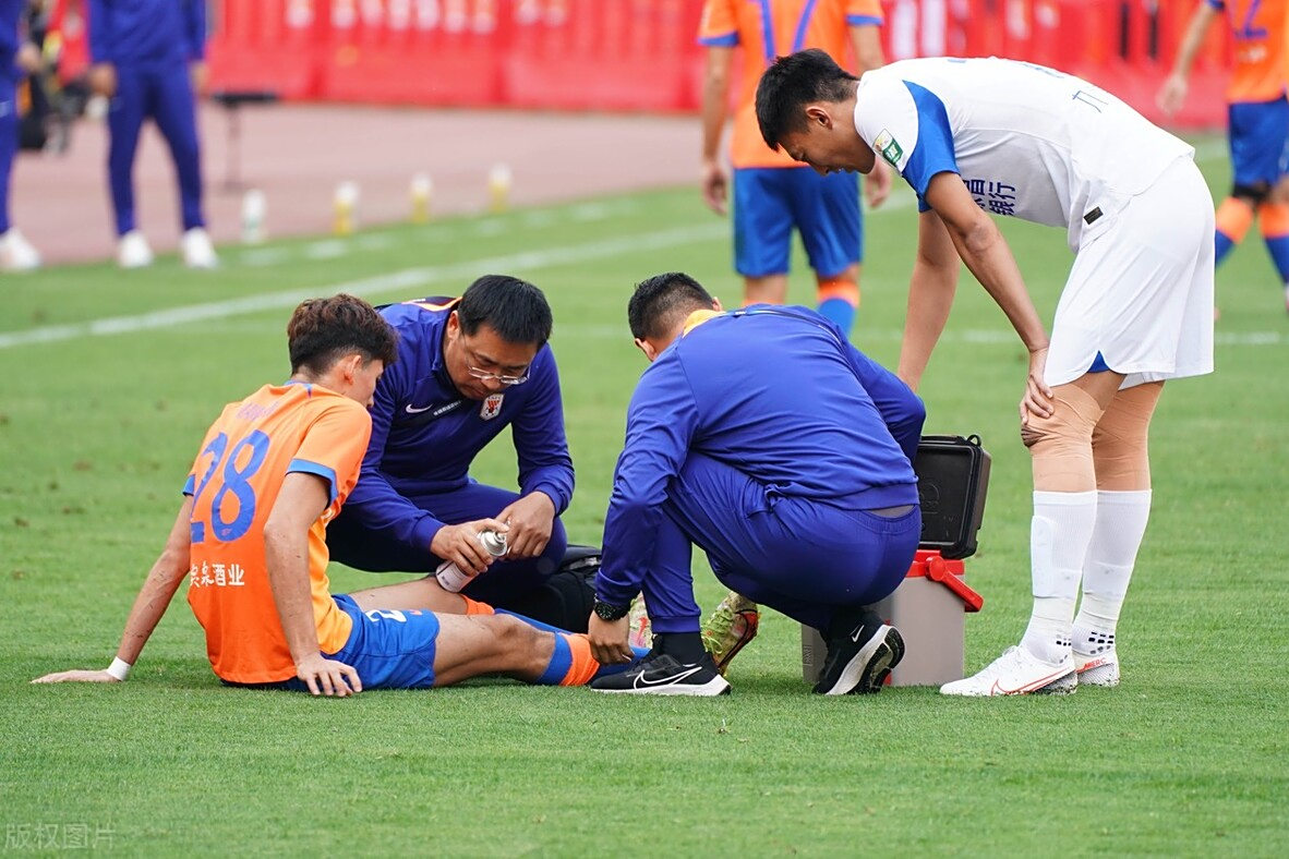 包含伤病缠身！球队迎战困境，寻求突破的词条