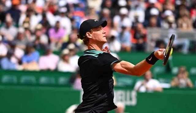 包含法国网球队翻盘德国网球队，西西帕斯绝境逆转的词条