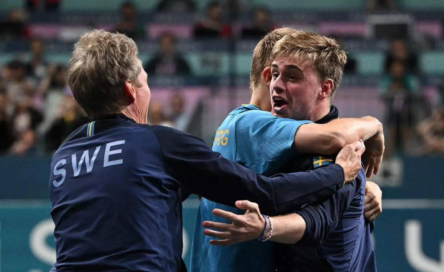 德国队碾压英格兰队，张本智和扛起全队的简单介绍