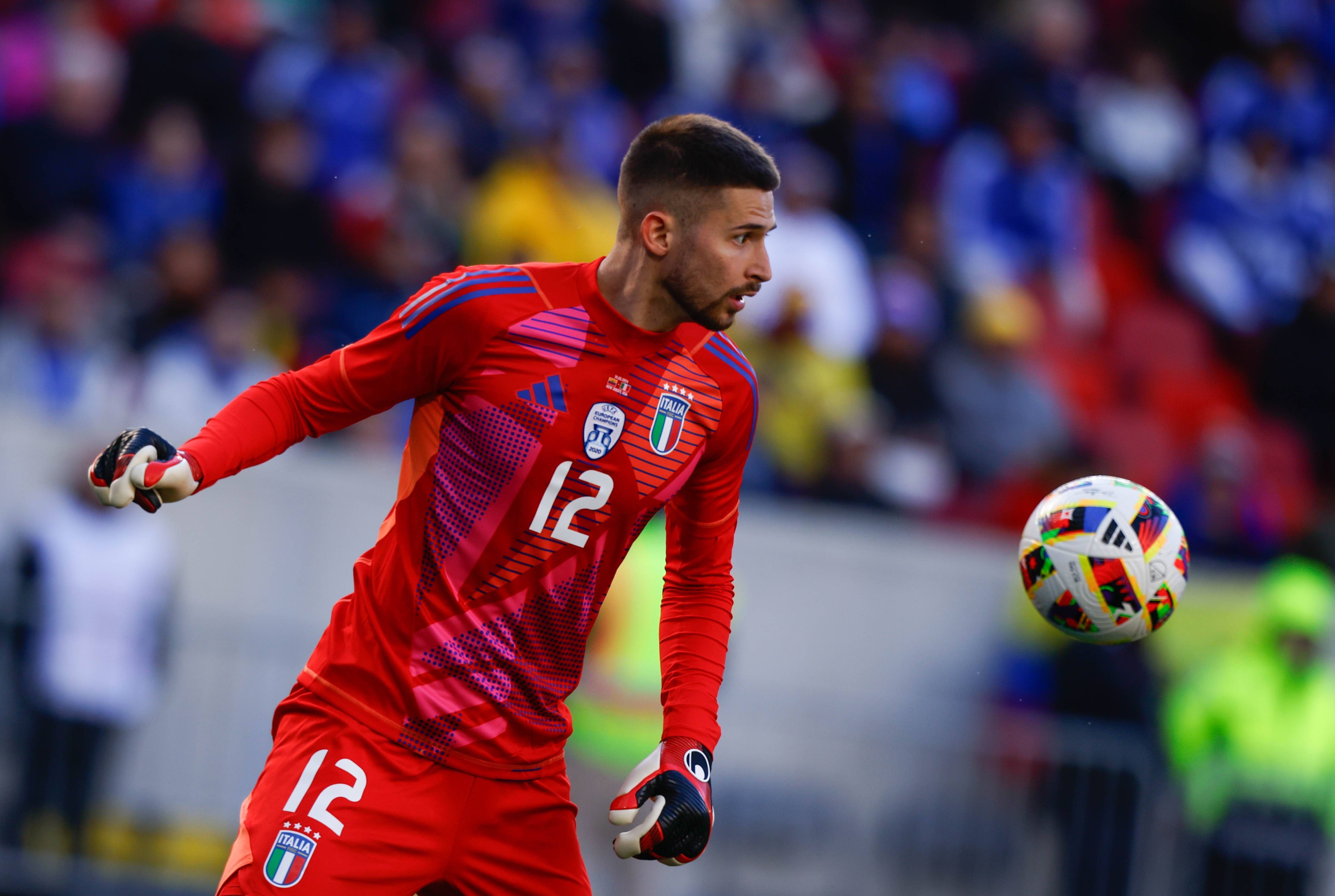 包含利物浦绝杀丹麦，穆勒关键制胜的词条