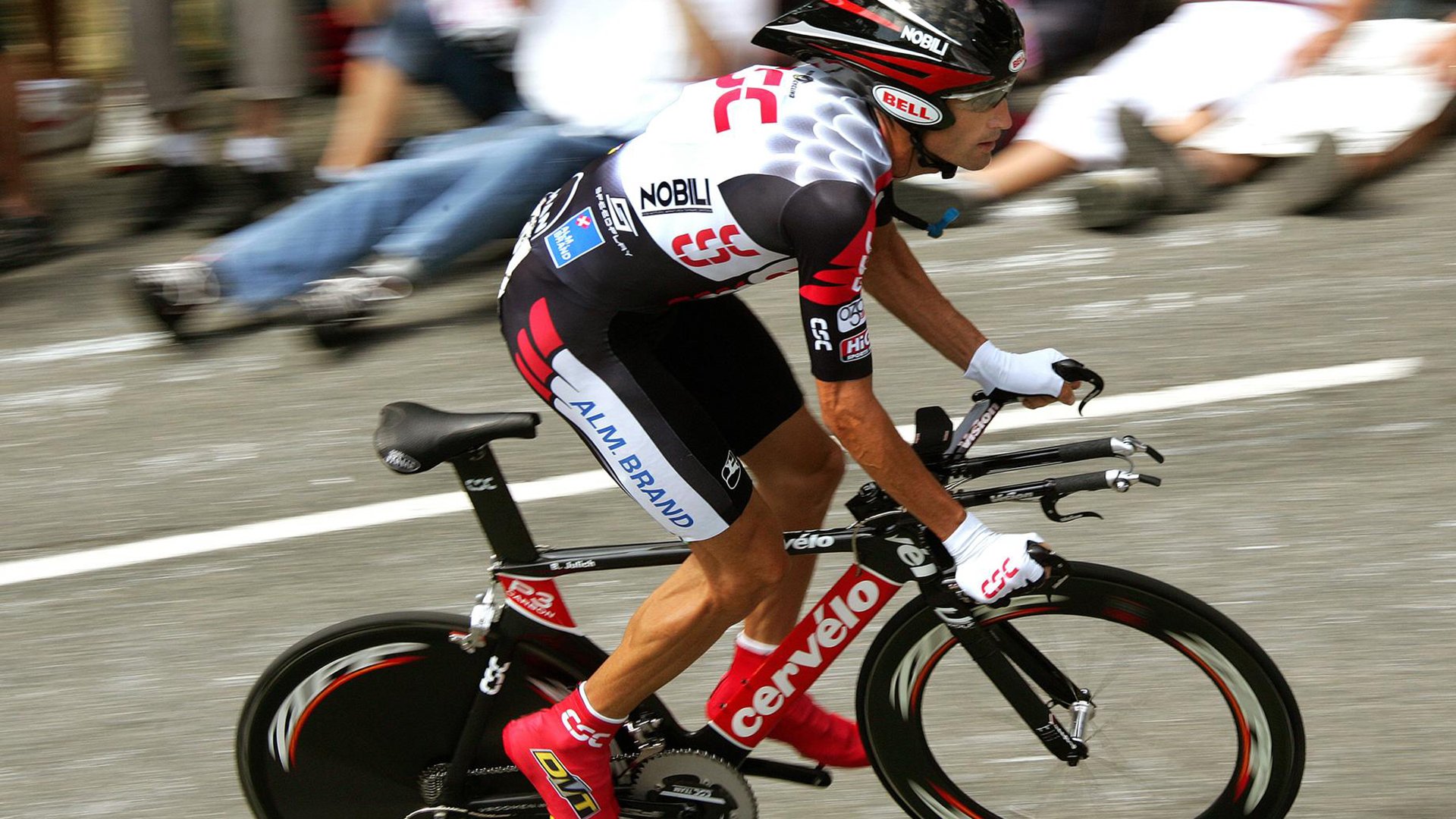 黄蜂节奏掌控老鹰，米切尔成为关键先生