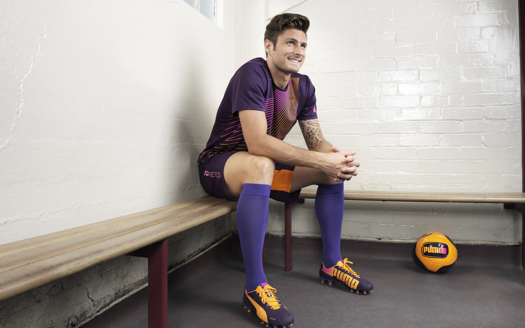 跨界传奇，北京队轻取篮网之夜，莫兰特在英超争冠战接管比赛