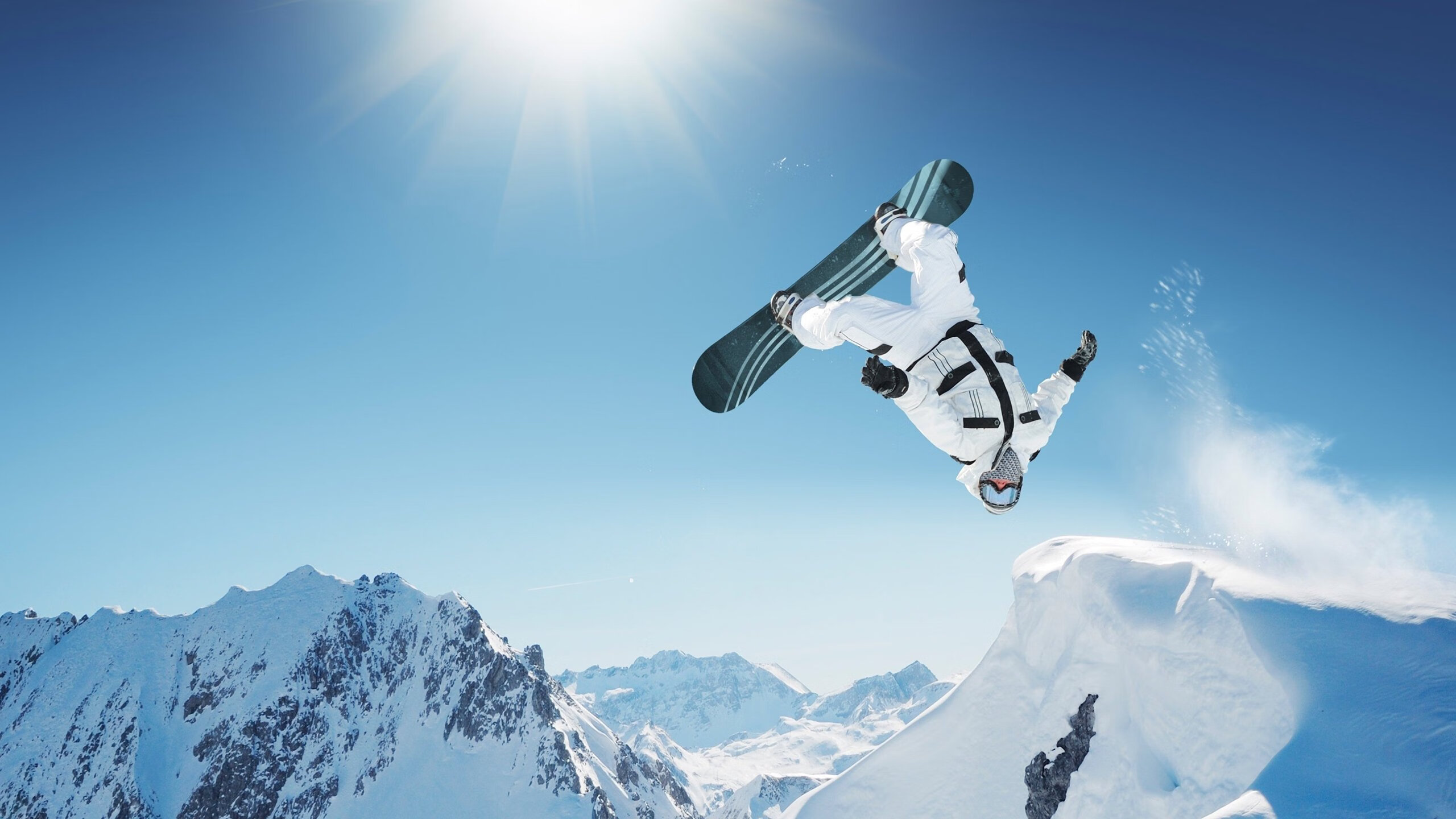 当欧洲红魔掀翻加勒比黑马，本泽马在另一个西决战场完成加冕